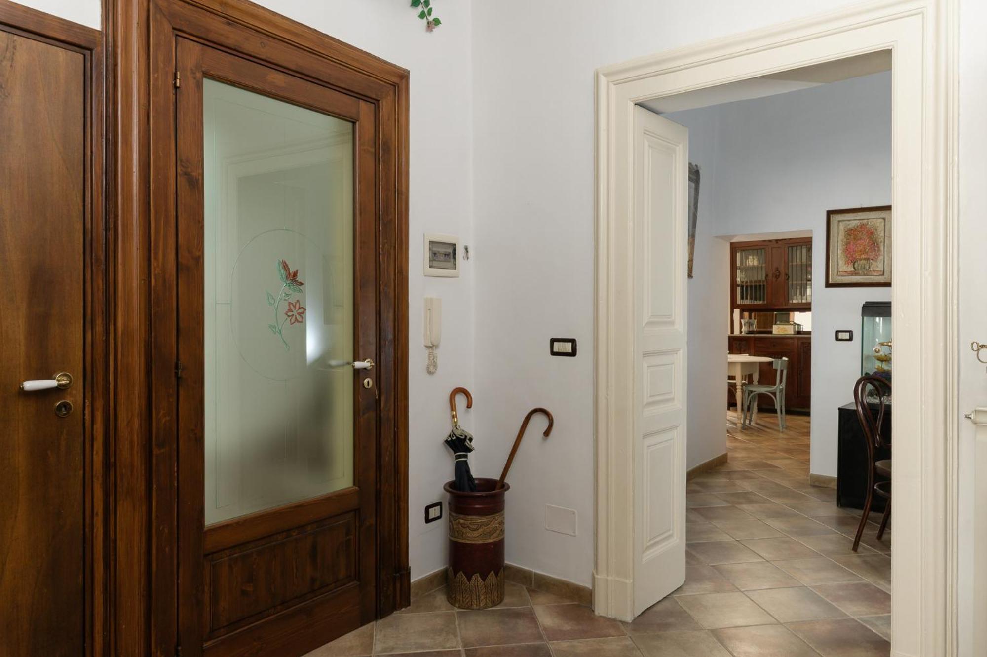 Appartamento Vintage Con Balcone By Wonderful Italy オストゥーニ エクステリア 写真